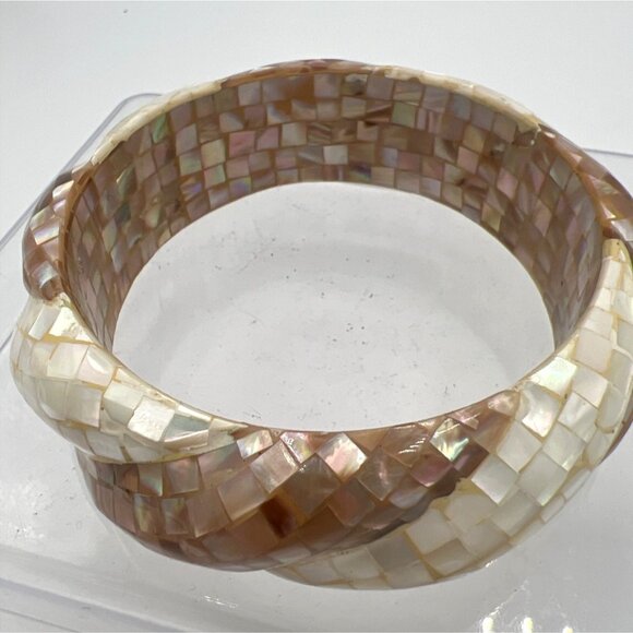 Chunky Bangle Bracelet Iridescent Mother Of Pearl MOP Mosaic Shell Twisted 1" Sz - Picture 5 of 7